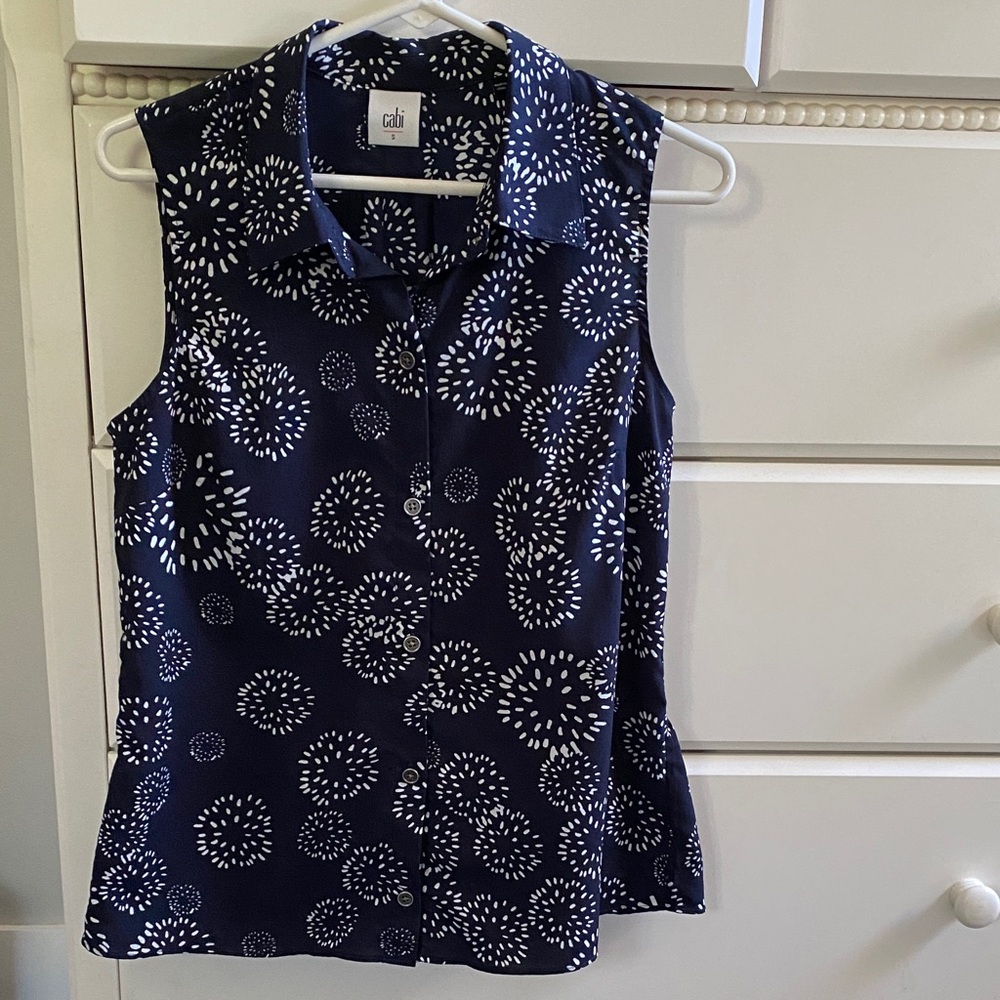 CAbi Navy and White Sleeveless Button Down Shirt w/ Stylish Back Peplum. Size S